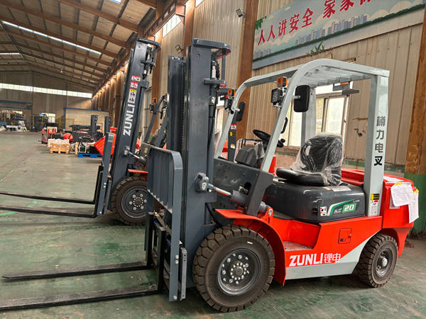樽力電動(dòng)叉車的優(yōu)勢(shì)是什么？